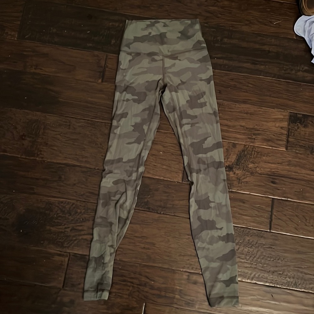 lululemon aligns “28 size 2 camo